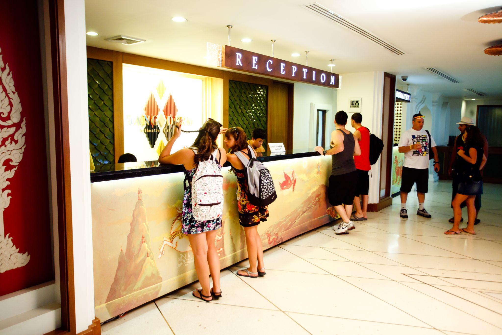 Dang Derm Khaosan Hotel Bangkok Bagian luar foto